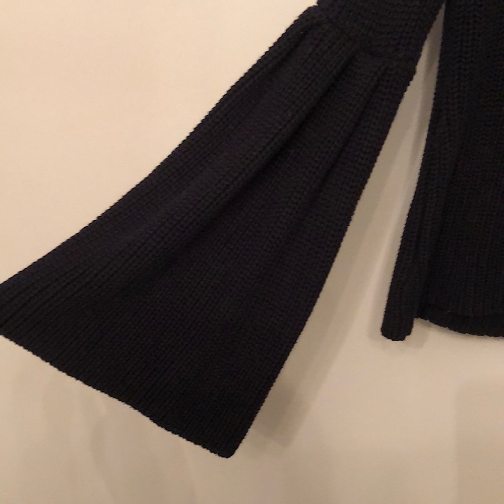 Cropped sweater - Picture 2 of 3